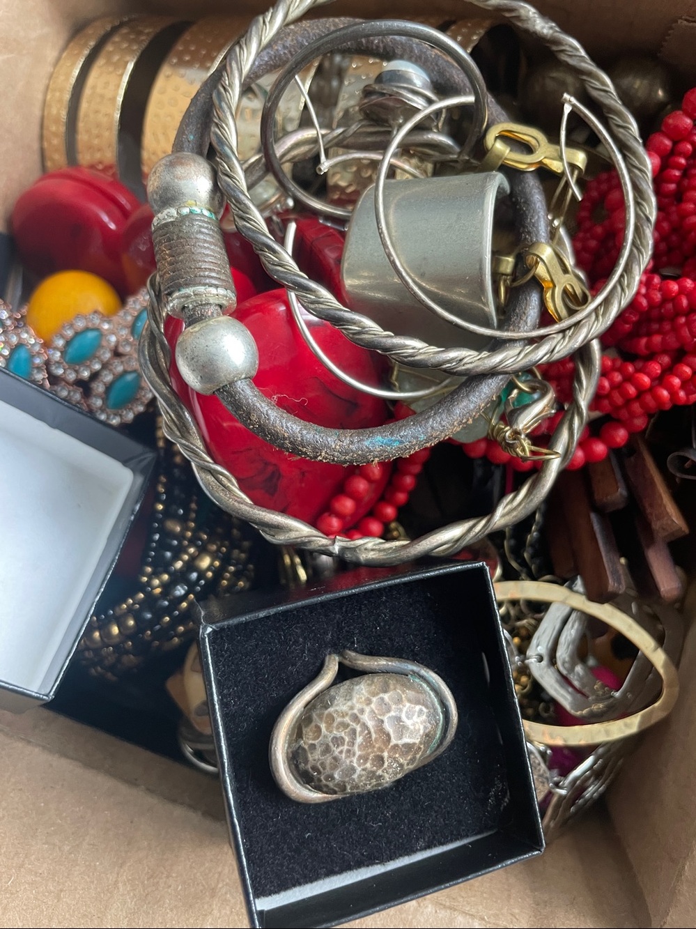 Vintage Costume Jewelry Lot – Brooches, Earrings, Beads & StatePieces and silver